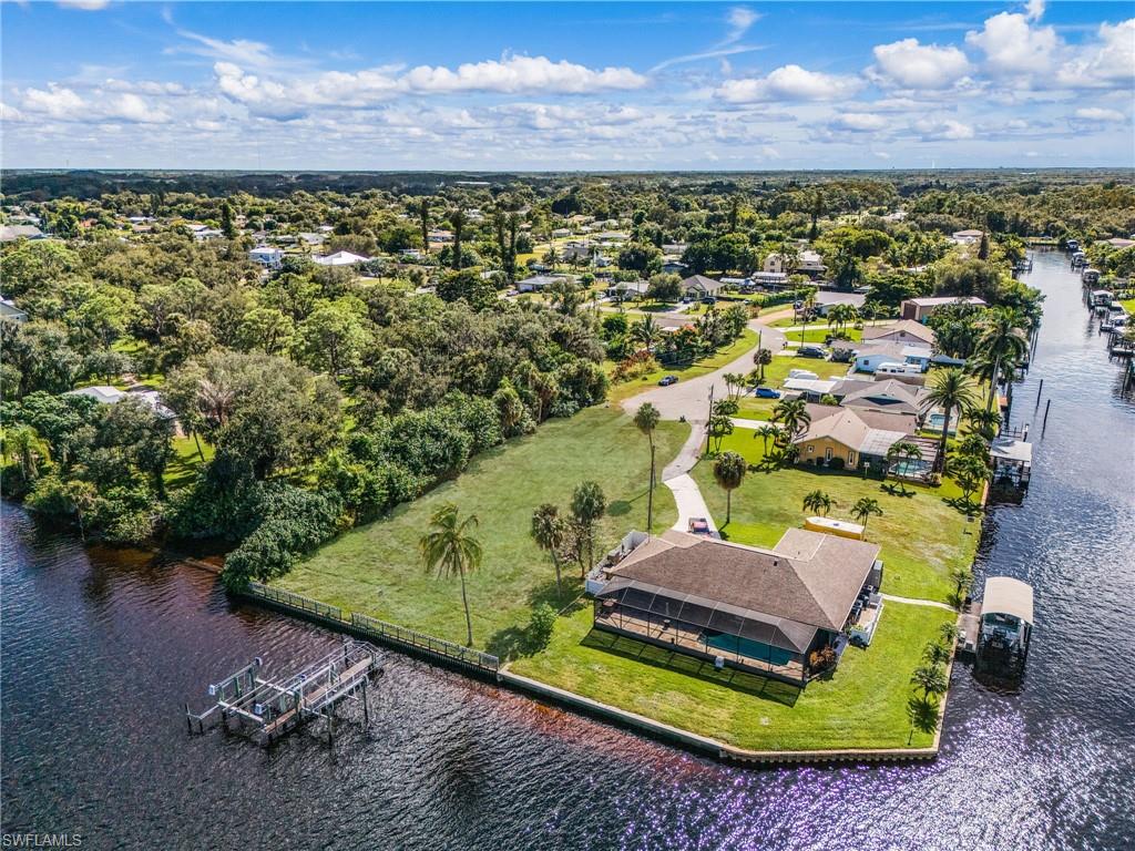 FORT MYERS SHORES - Land