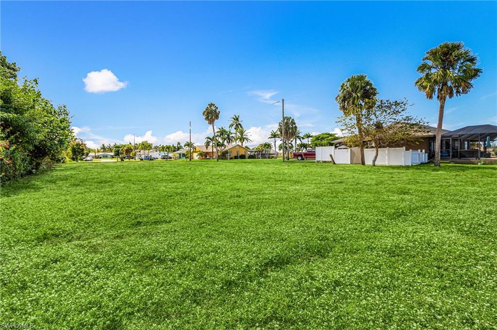 FORT MYERS SHORES - Land