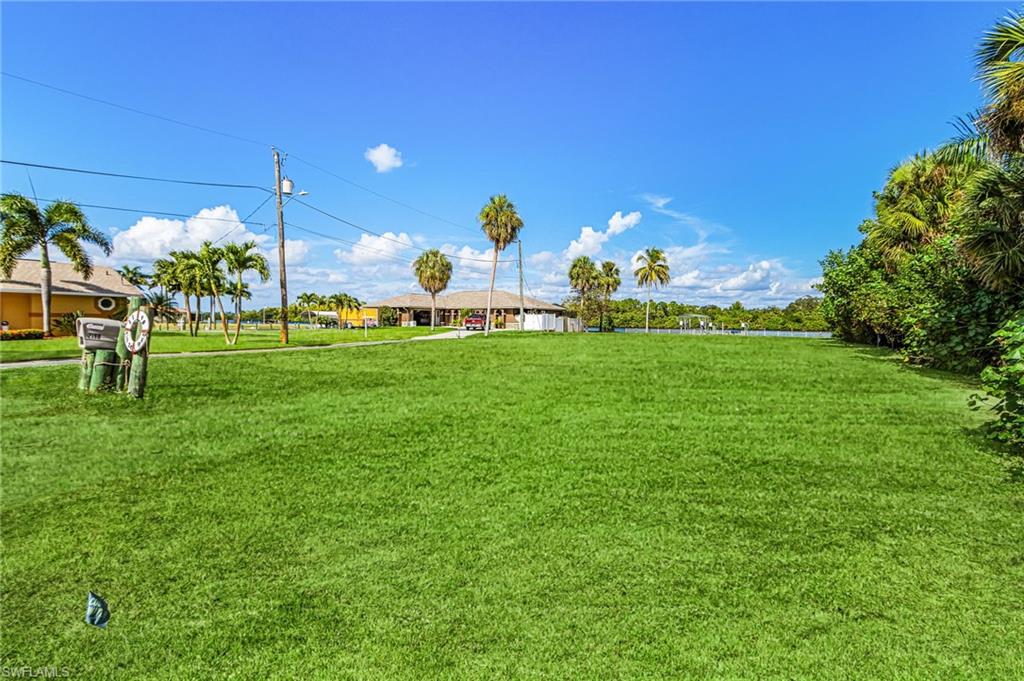 FORT MYERS SHORES - Land