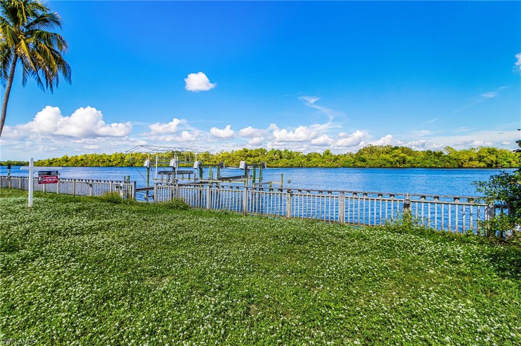 FORT MYERS SHORES - Land