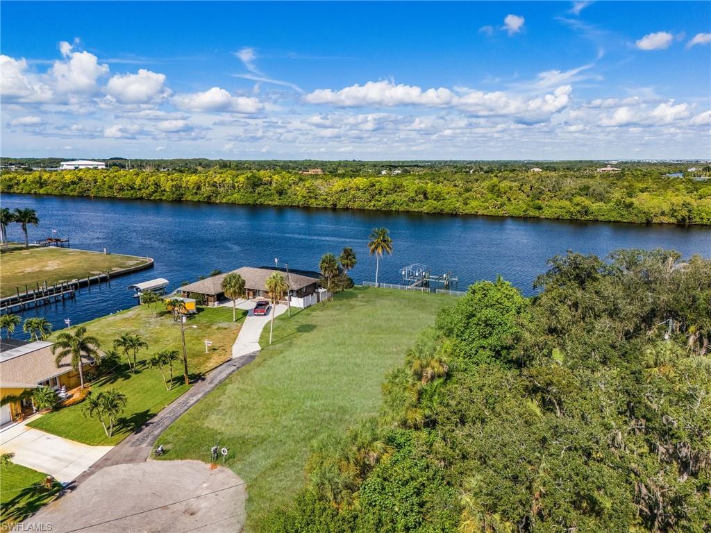 FORT MYERS SHORES - Land