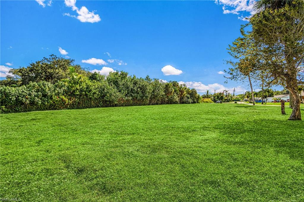 FORT MYERS SHORES - Land