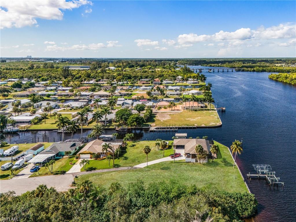 FORT MYERS SHORES - Land