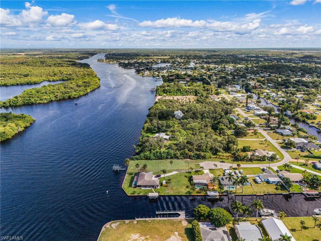 FORT MYERS SHORES - Land