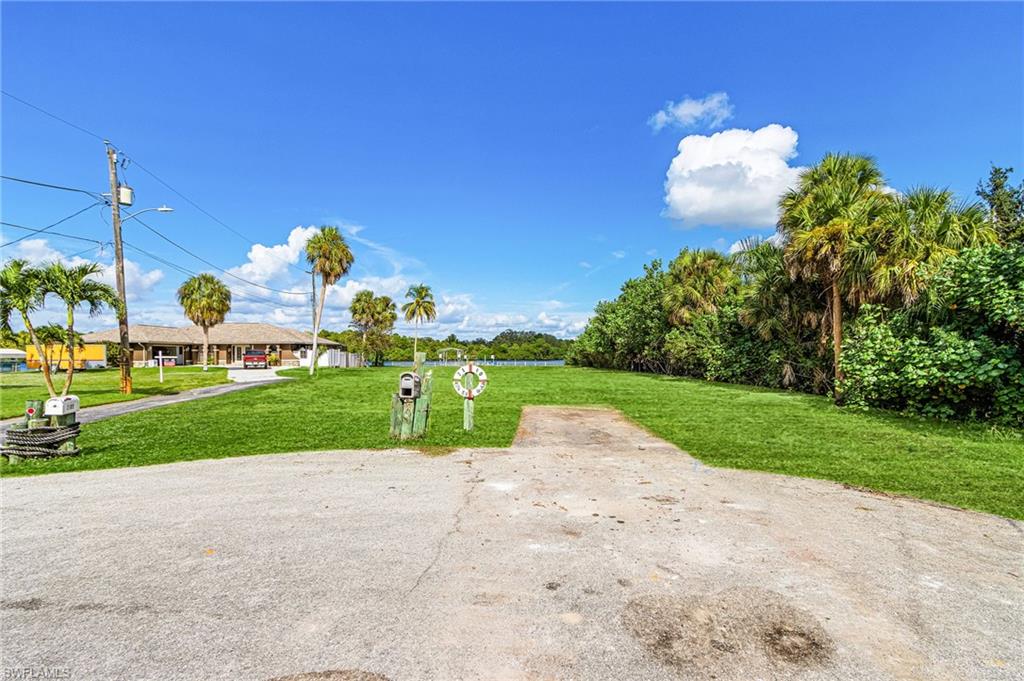 FORT MYERS SHORES - Land