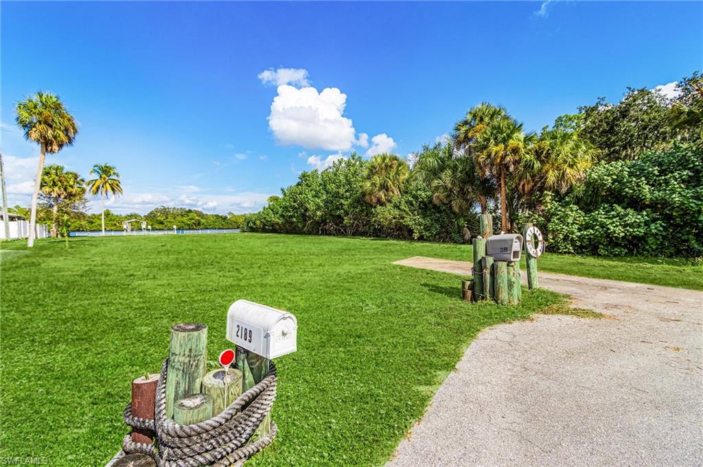 FORT MYERS SHORES - Land