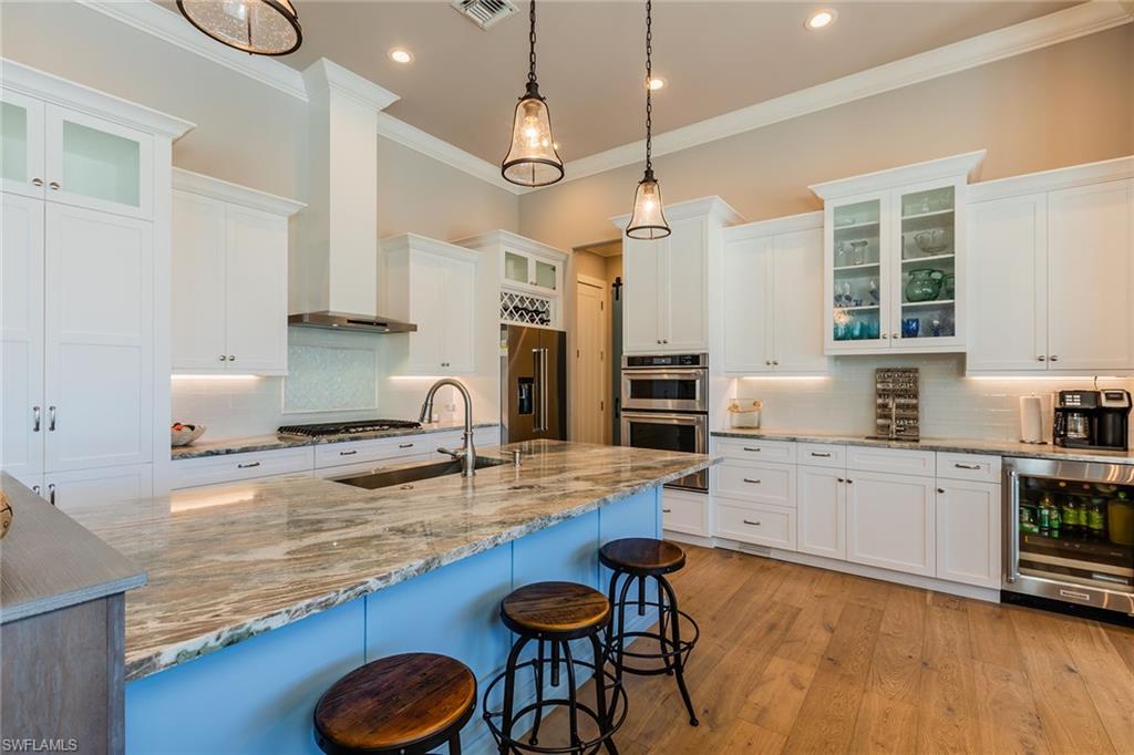 MARCO BEACH - Residential