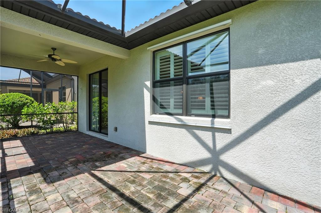 HAMPTON LAKES - Residential