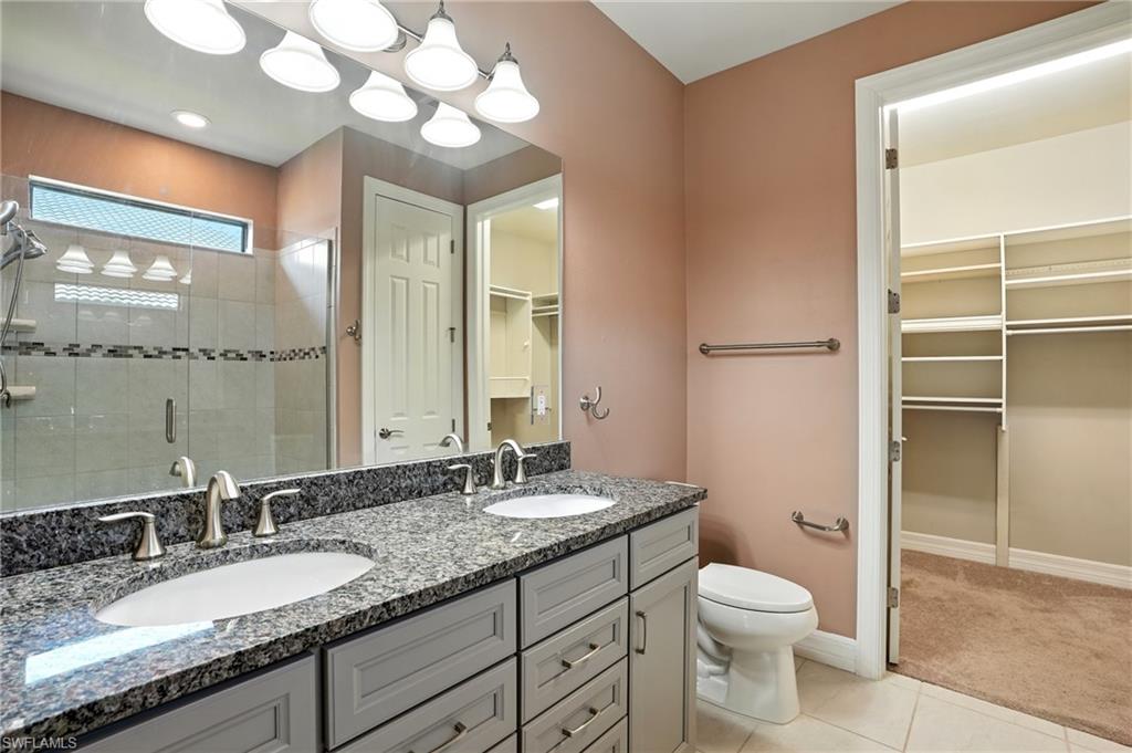 HAMPTON LAKES - Residential