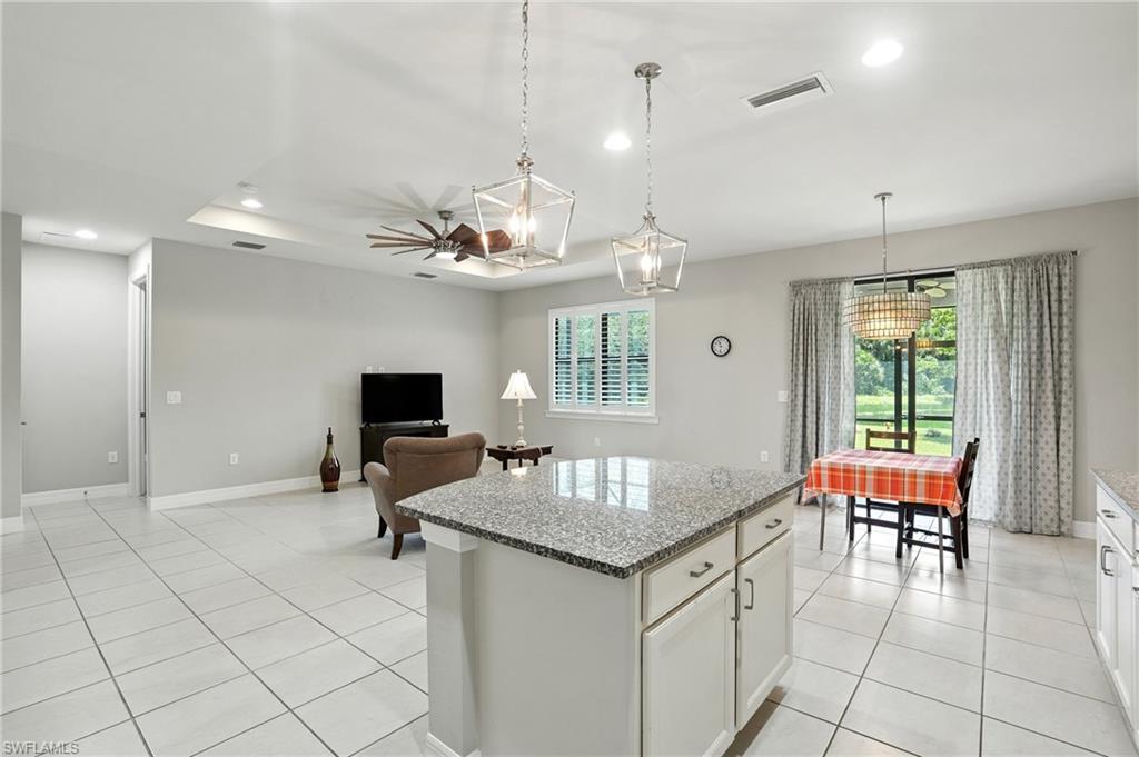 HAMPTON LAKES - Residential