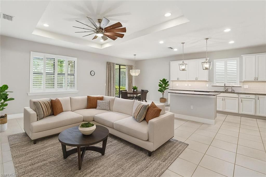 HAMPTON LAKES - Residential