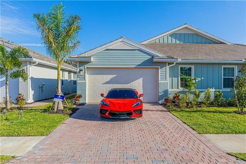 A home in NAPLES