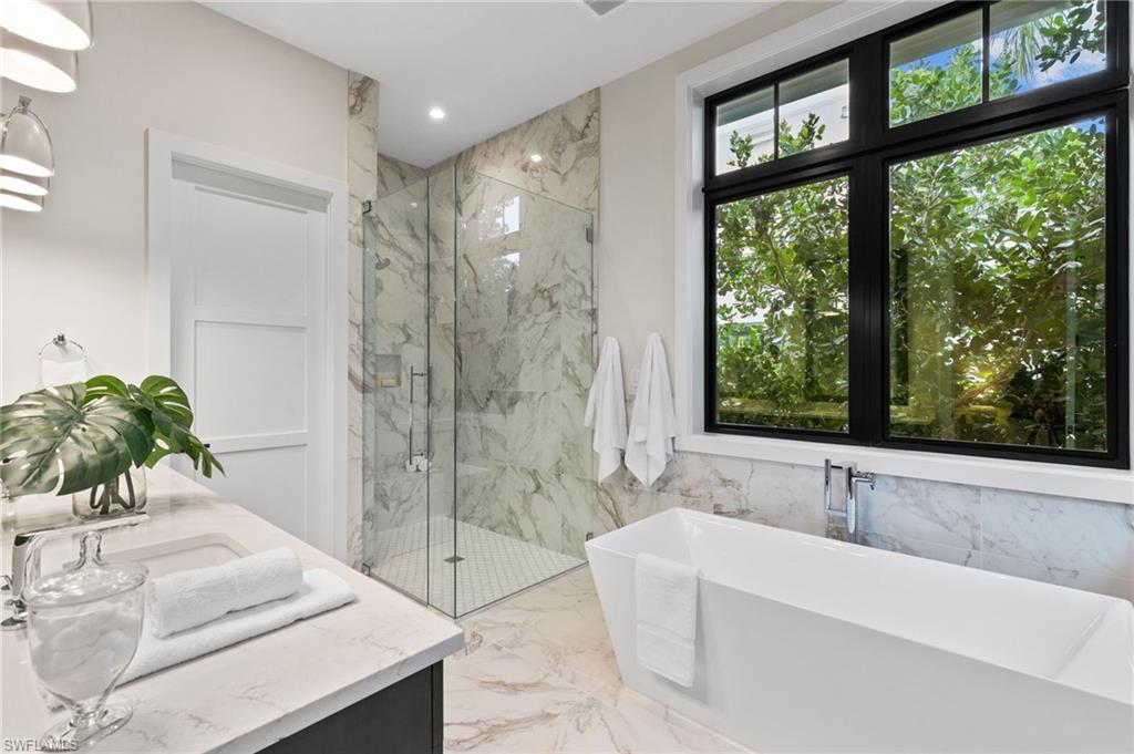 LAKE PARK - Residential