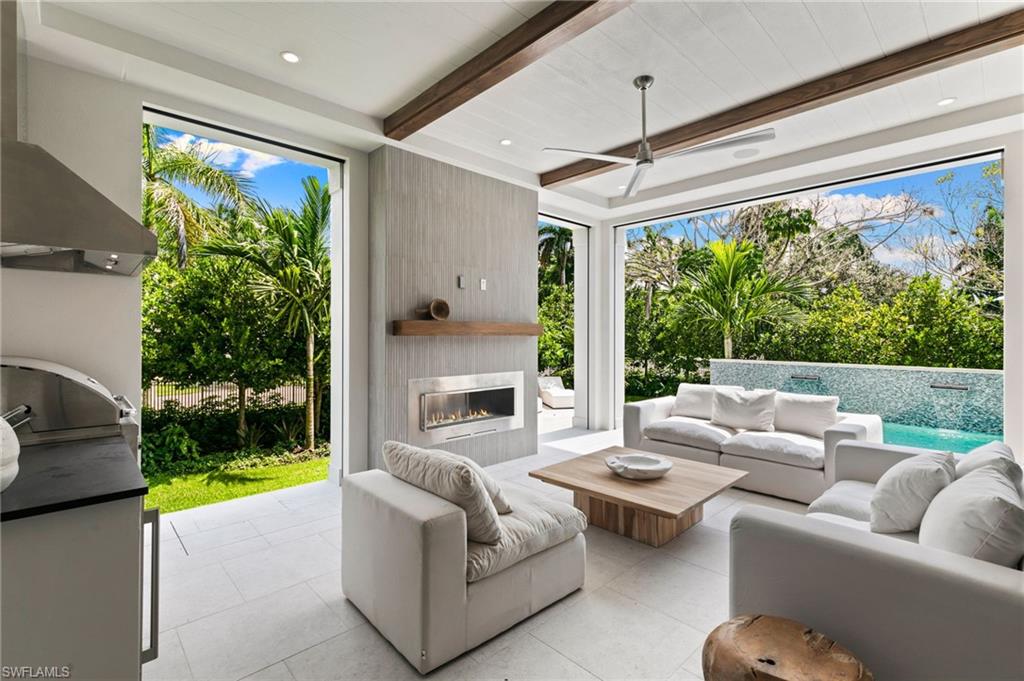 LAKE PARK - Residential