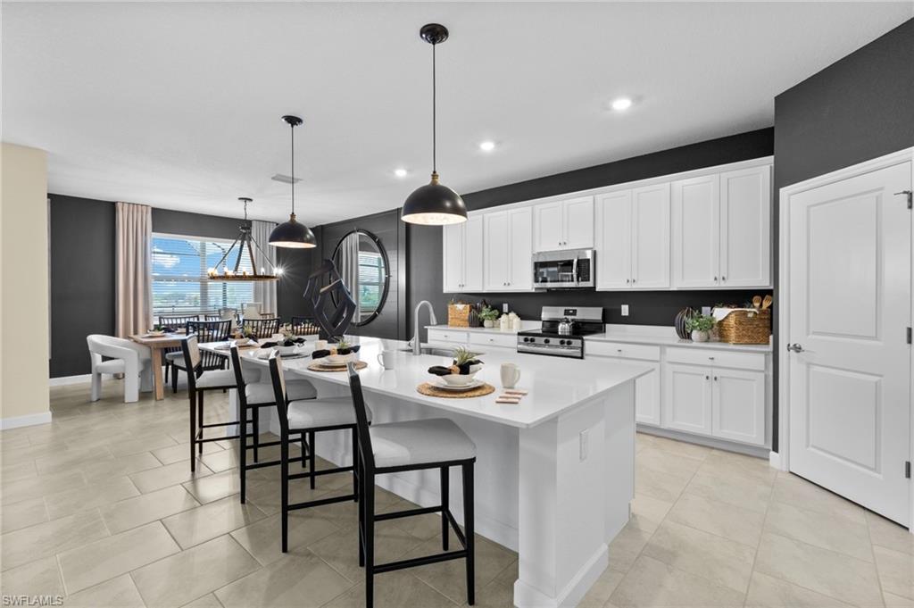 STONEHILL MANOR - Residential