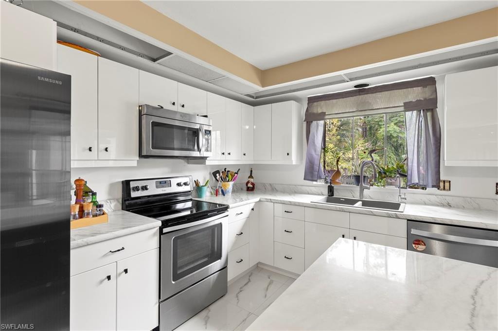 ISLAND PARK VILLAGE - Residential