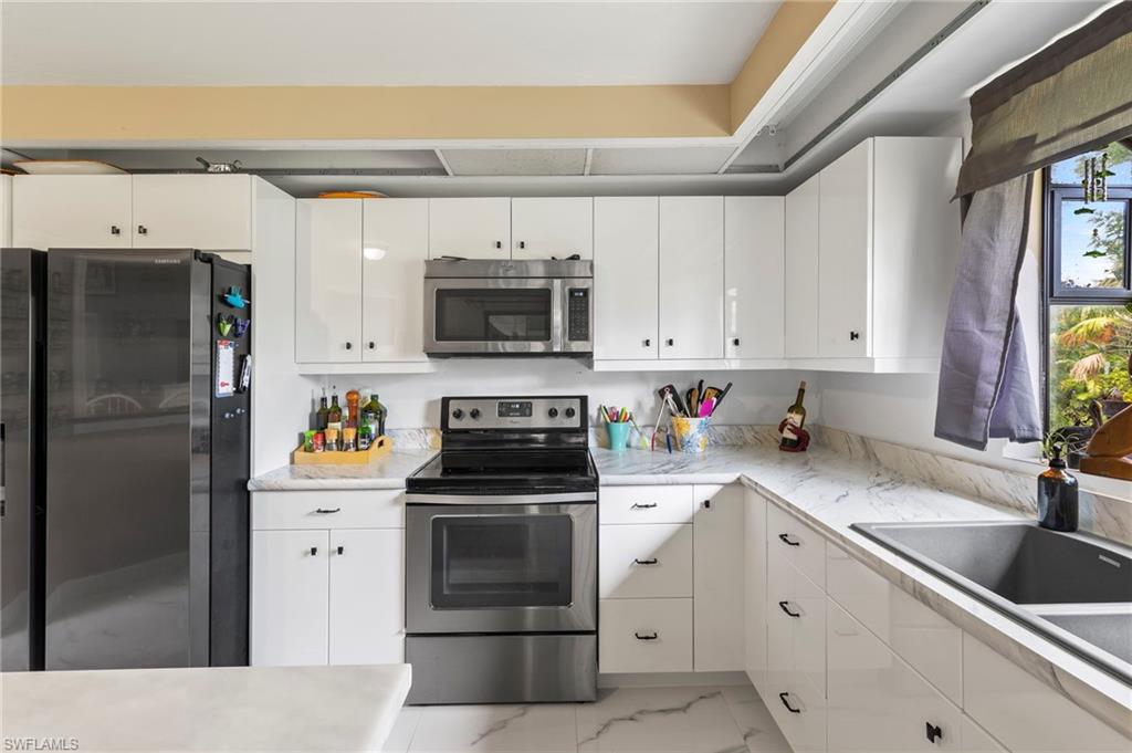 ISLAND PARK VILLAGE - Residential