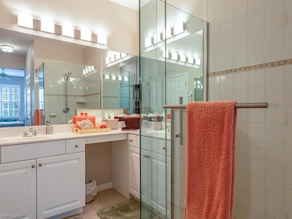 LAKE BARRINGTON - Residential