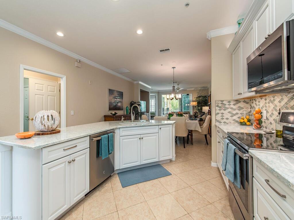 LAKE BARRINGTON - Residential