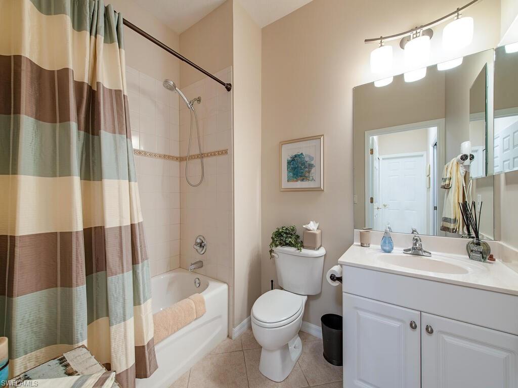 LAKE BARRINGTON - Residential