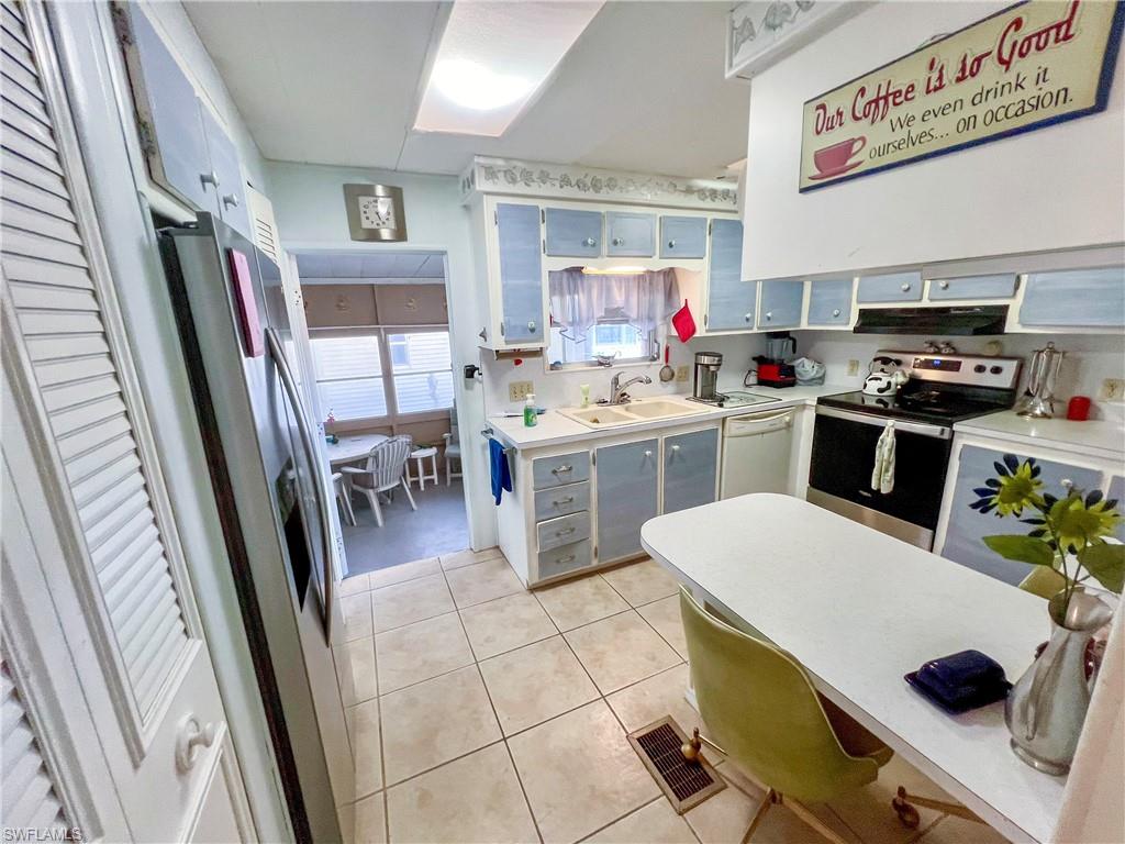 THUNDERBIRD MOBILE HOMES - Residential