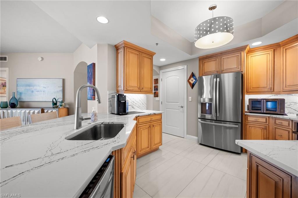 HIGH POINT PLACE - Residential