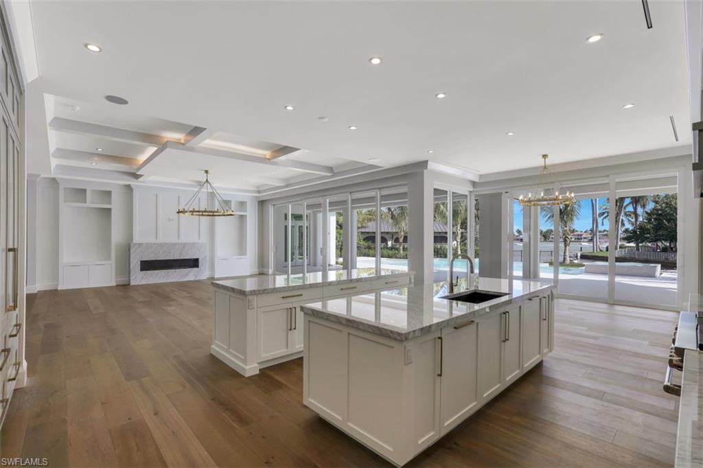 AQUALANE SHORES - Residential