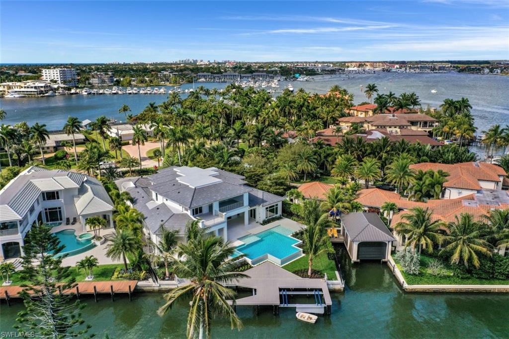 AQUALANE SHORES - Residential