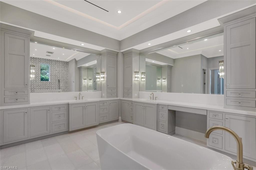 AQUALANE SHORES - Residential