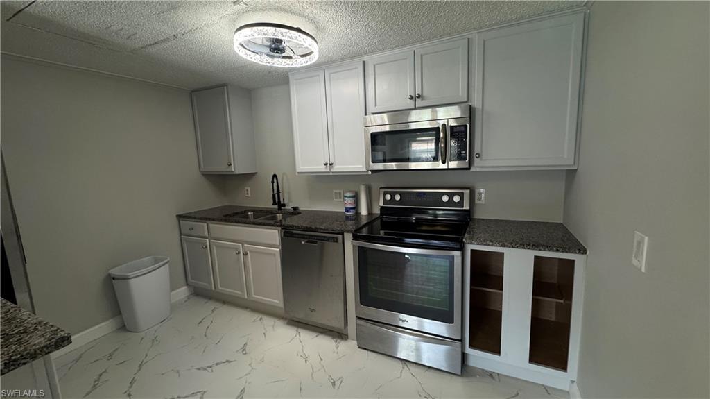 TREETOPS OF NAPLES - Residential Lease