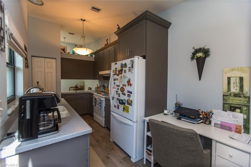 PINE GROVE TOWNHOUSES - Residential