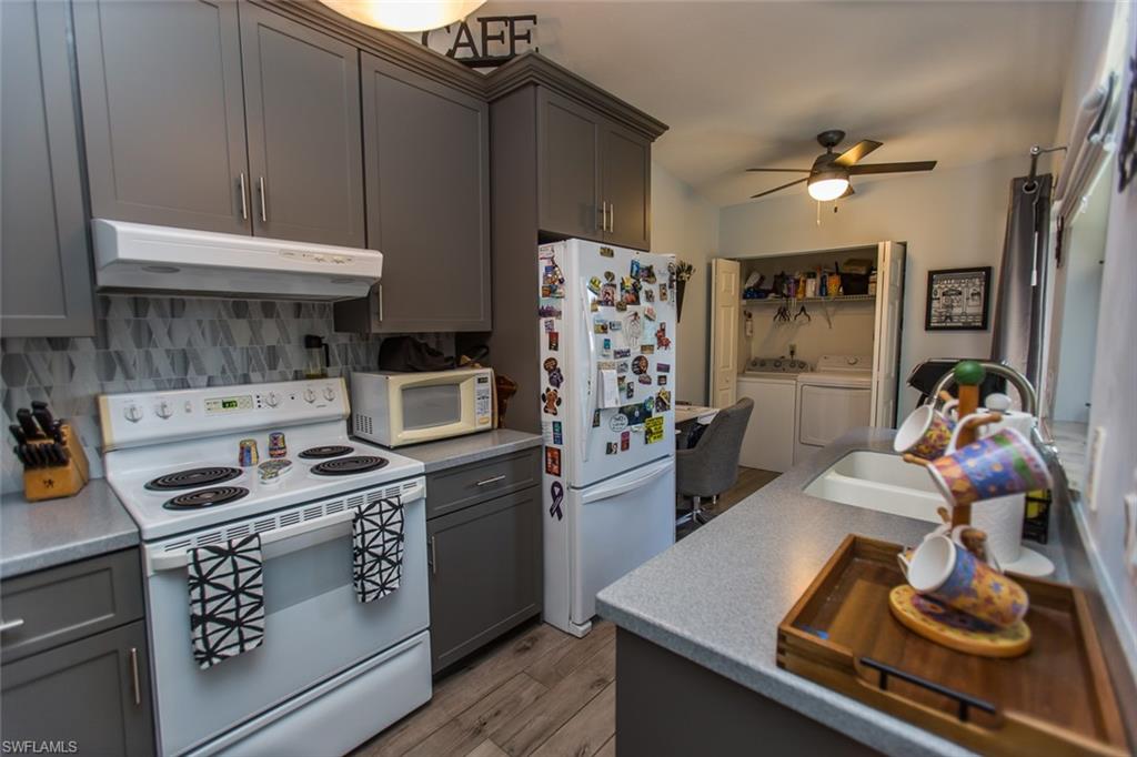 PINE GROVE TOWNHOUSES - Residential