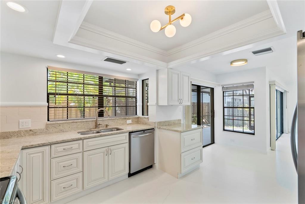 MEADOWS - Residential Lease