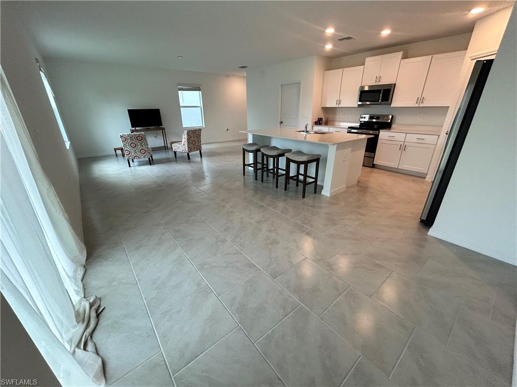 SAVANNA LAKES - Residential Lease