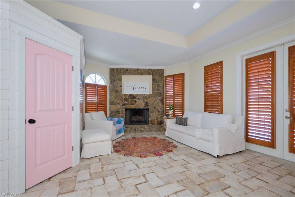 DEEP LAGOON ESTATES - Residential Lease