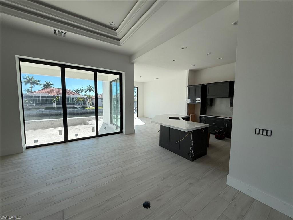 MARCO BEACH - Residential