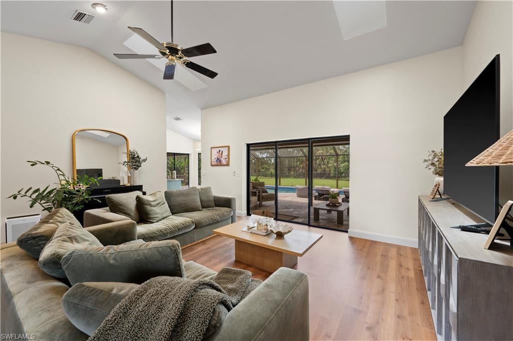 6560 Kestrel CIR