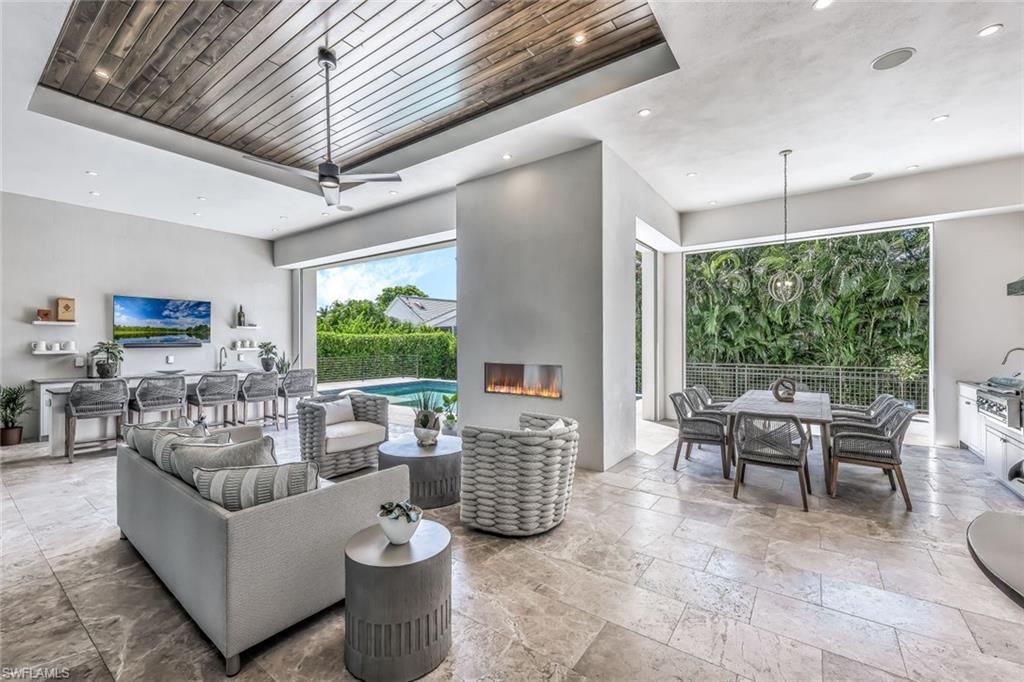 PARK SHORE - Residential