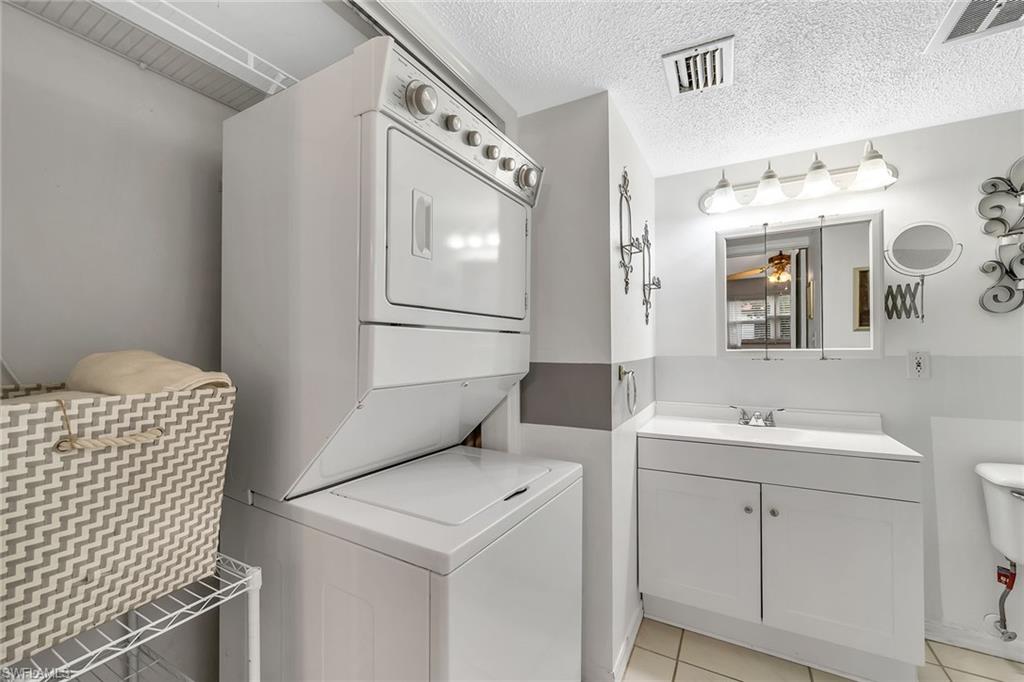 VALLEY STREAM COURT - Residential