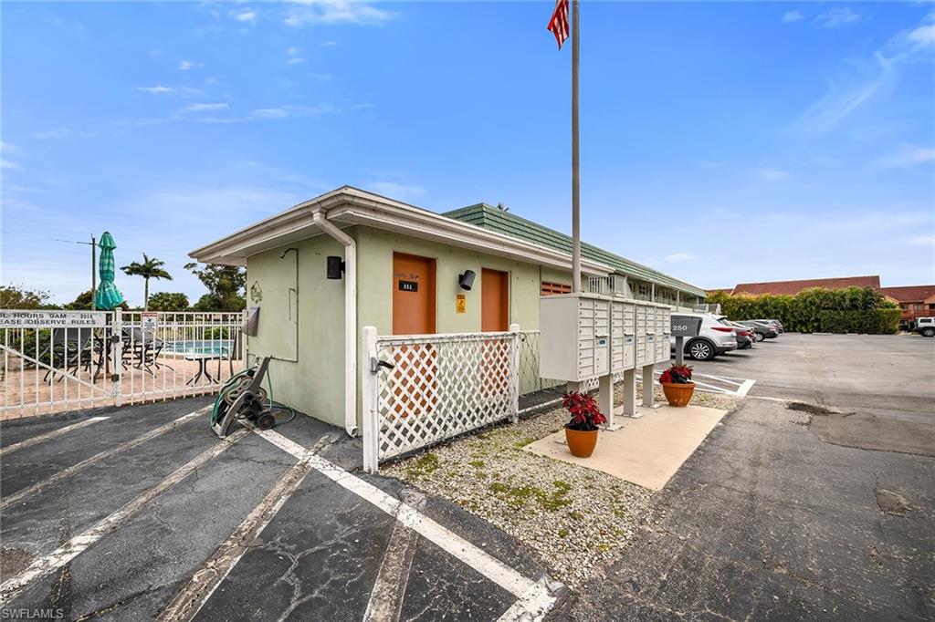 VALLEY STREAM COURT - Residential