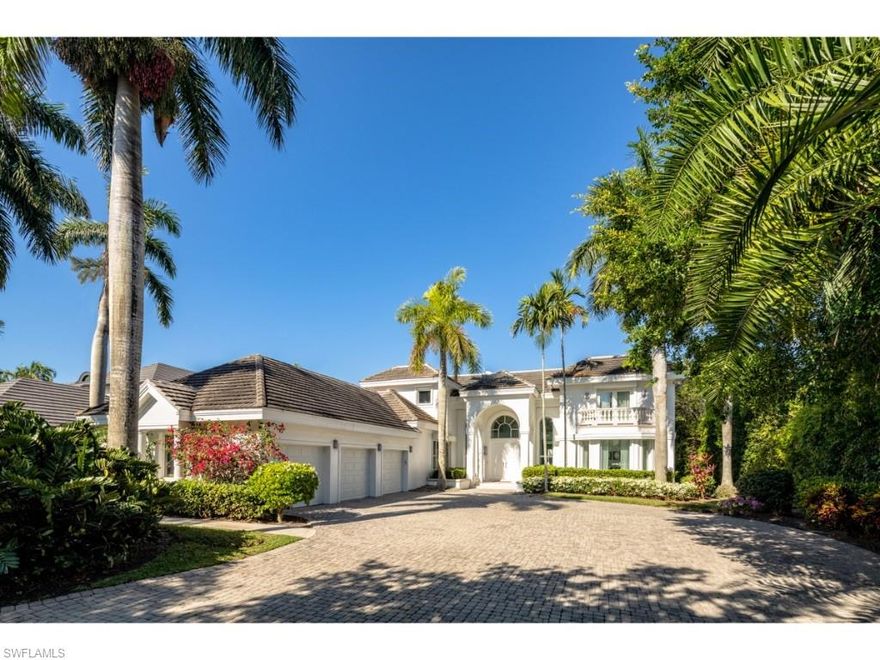 Gorgeous west-facing wide water views over the waters of Smugglers’ Bay. An exciting location with approximately 112 feet of water frontage as per the plat and/or deed. An updated home featuring 4 bedrooms, a den, and an office. 3 bay garage. Port Royal Club Membership eligibility.