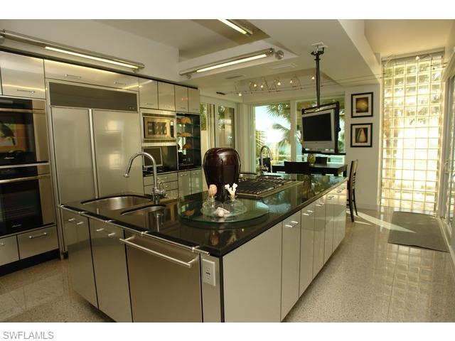 BAREFOOT BEACH - Residential