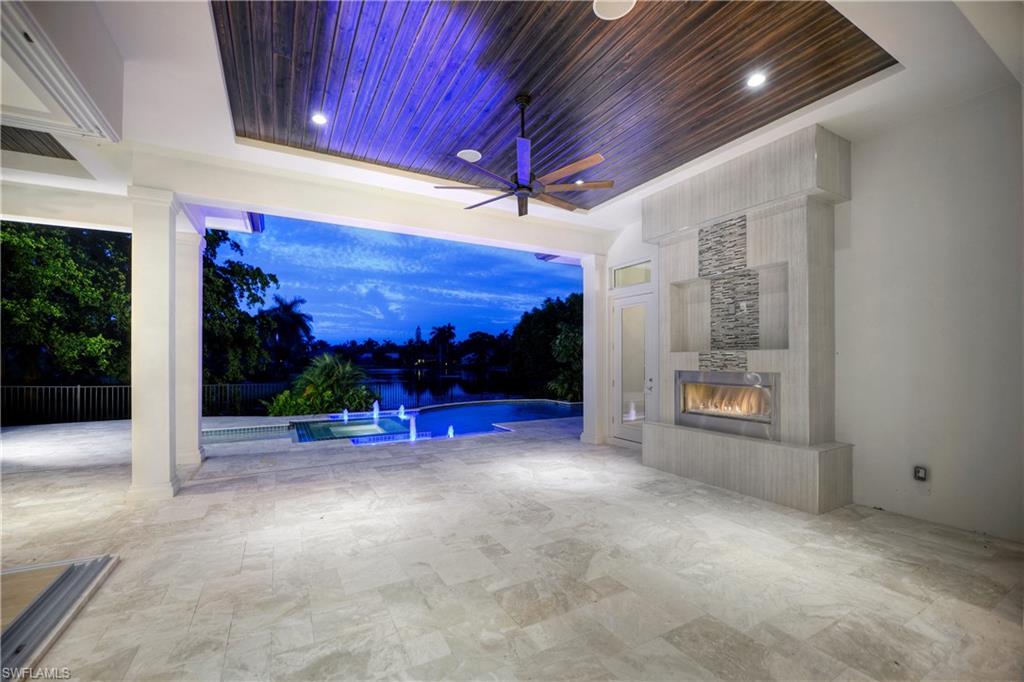 PARK SHORE - Residential