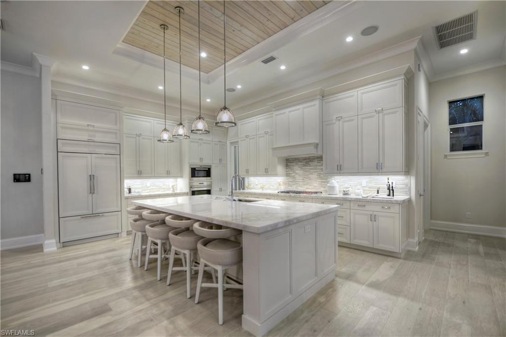 PARK SHORE - Residential