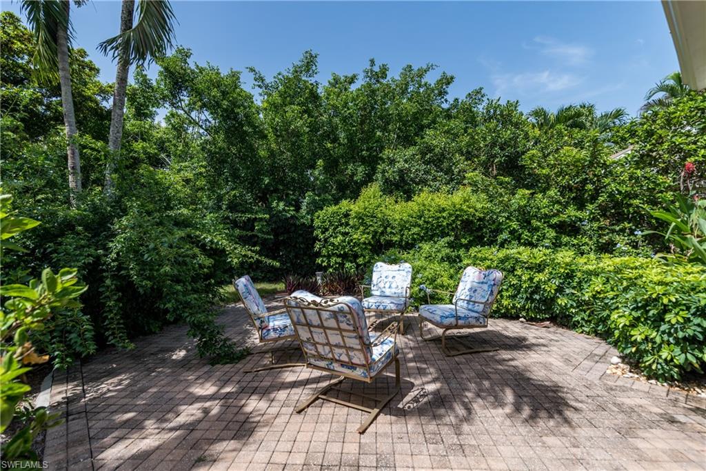 VILLAS AT PELICAN BAY - Residential Lease