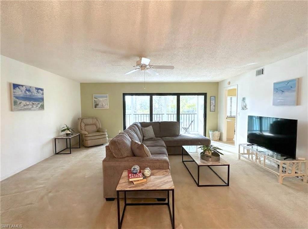 DEAUVILLE LAKE CLUB - Residential