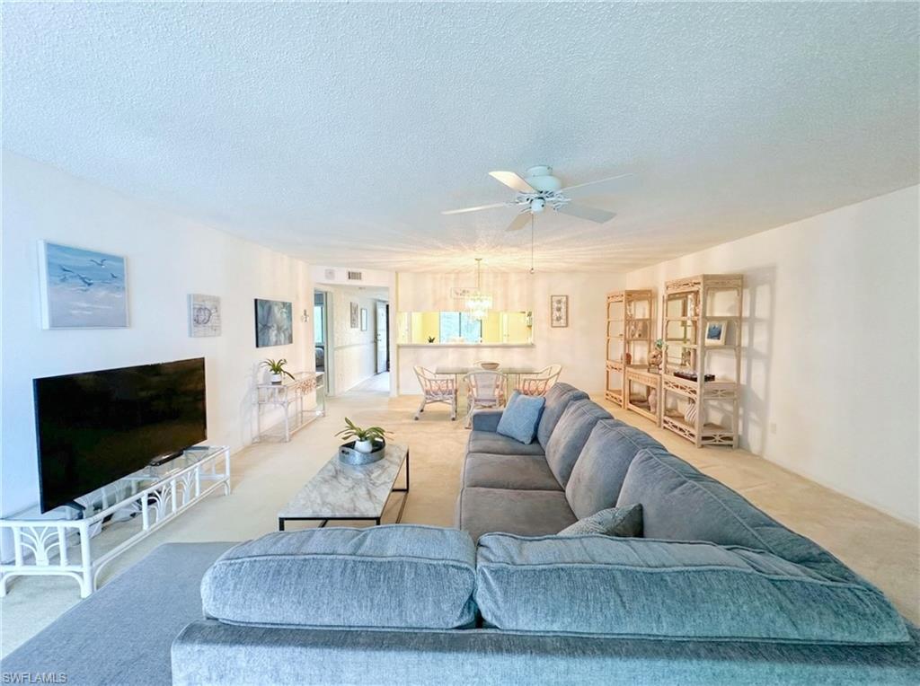 DEAUVILLE LAKE CLUB - Residential