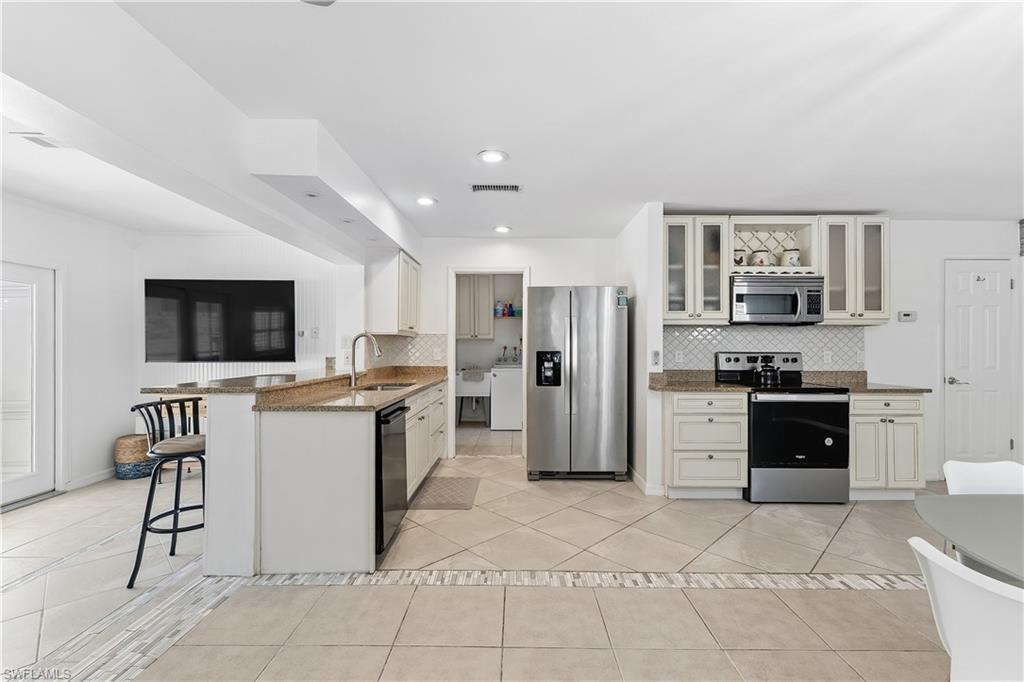 NAPLES PARK - Residential