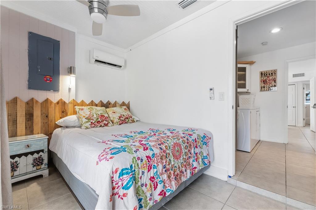 NAPLES PARK - Residential