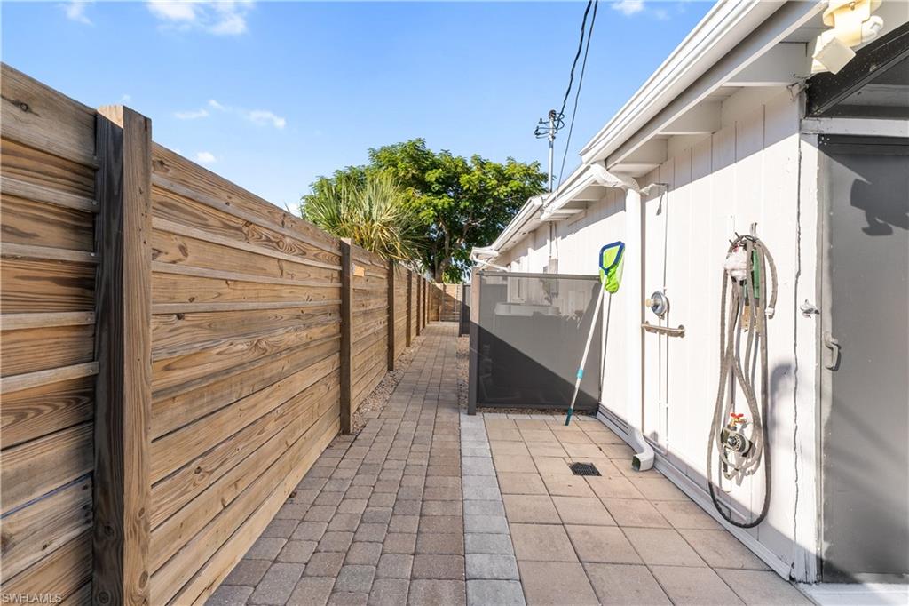 NAPLES PARK - Residential